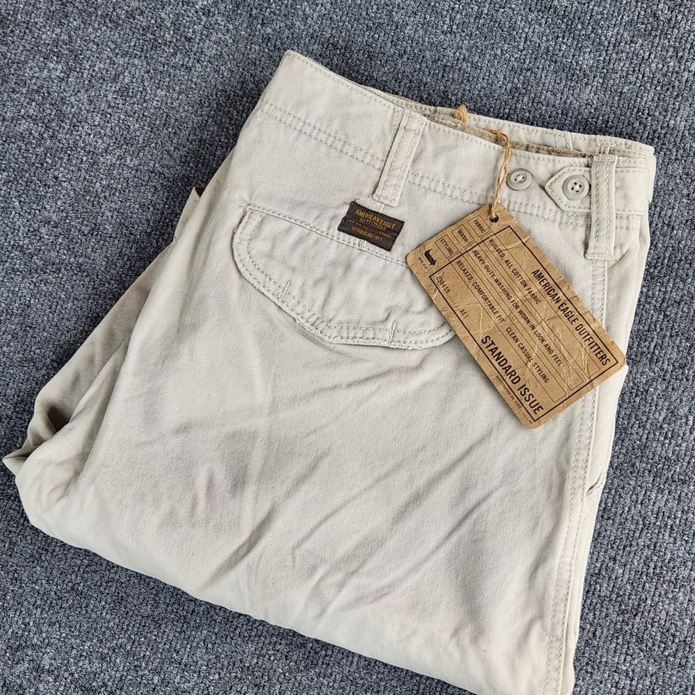 American Eagle Outfitters Standard Issue Mens 38 Khaki Relaxed Cotton Shorts NWT